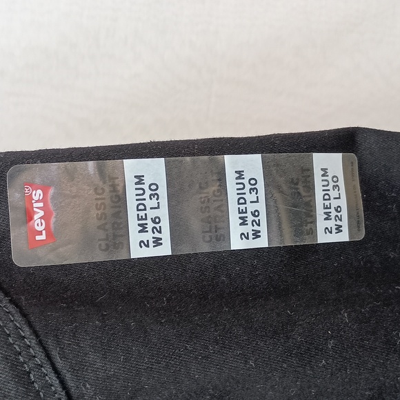 NEW*Levi's Classic Black Denim Pants size 2 - Picture 3 of 10